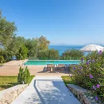 Villa Apanemia Mare