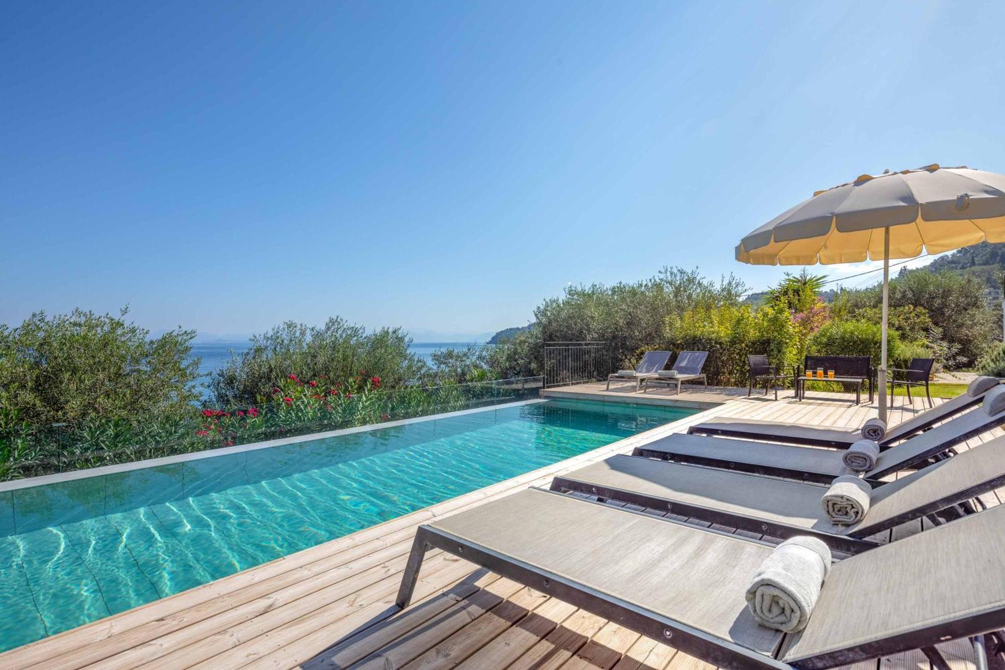 Villa Apanemia Mare Chlomos