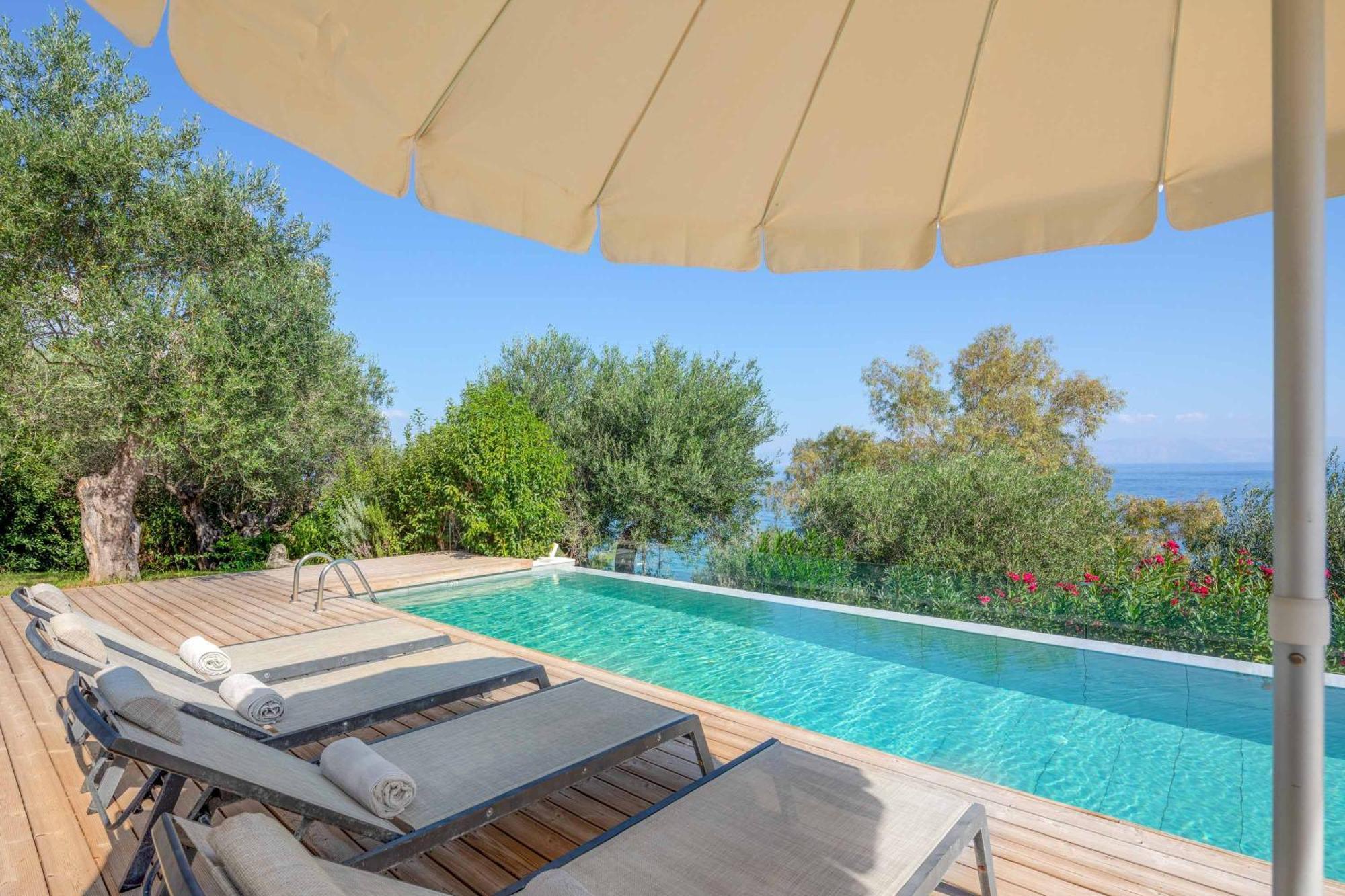 Villa Apanemia Mare