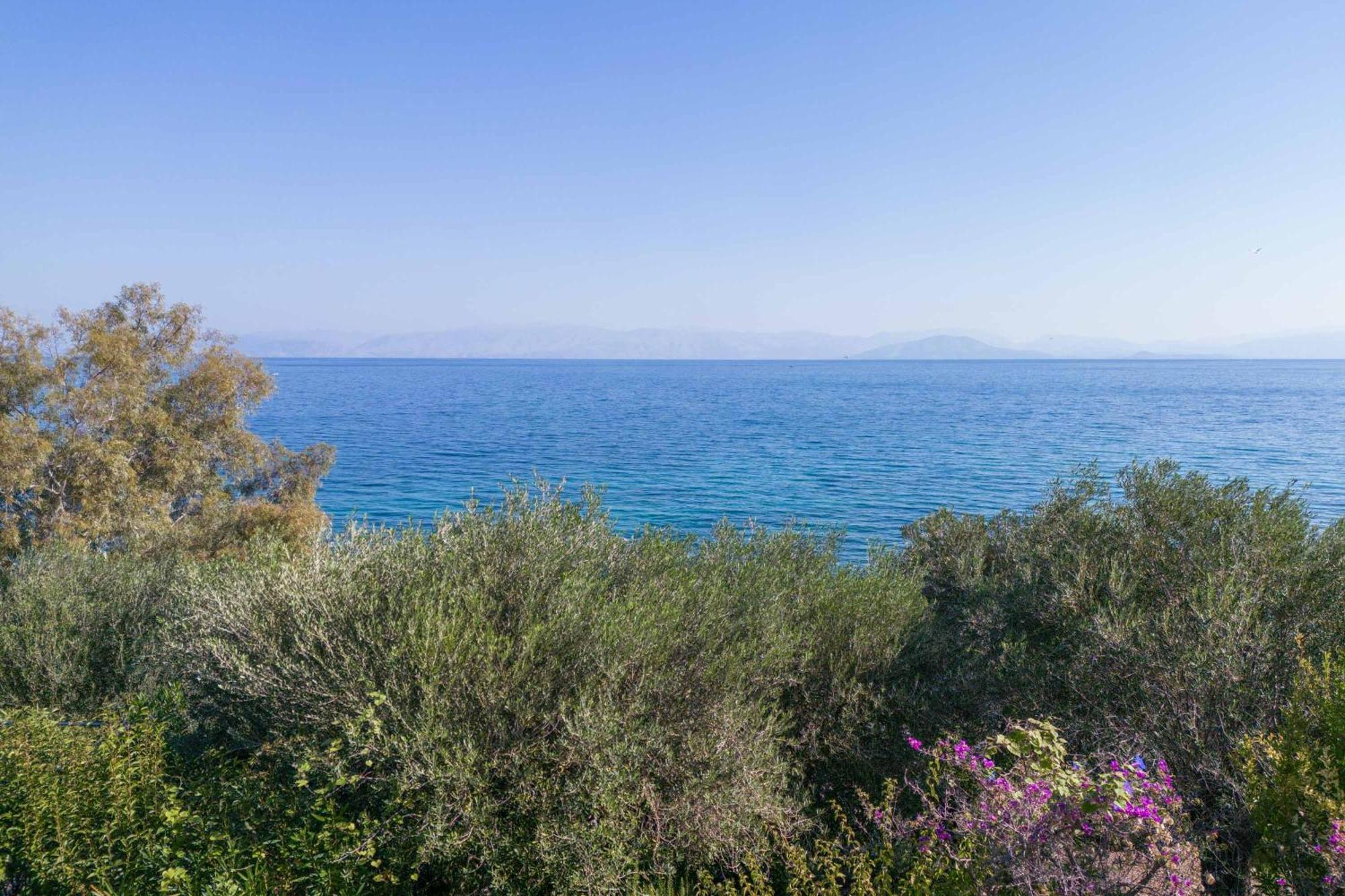 Villa Apanemia Mare *