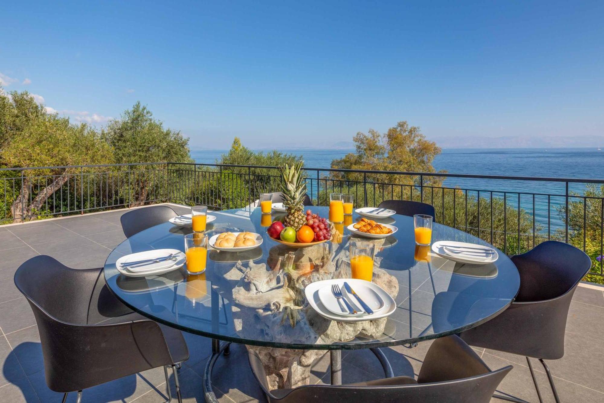 Villa Apanemia Mare
