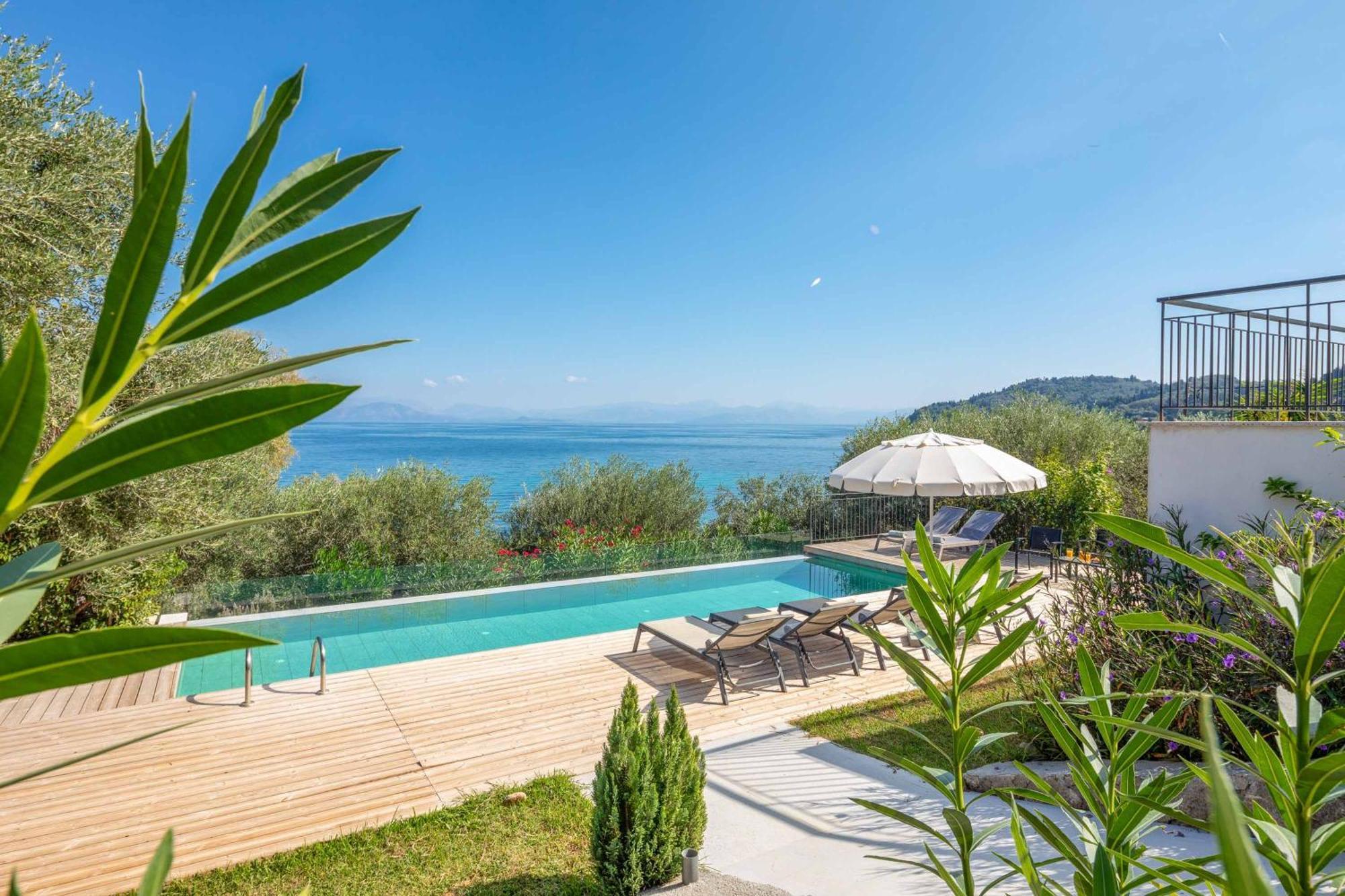 Villa Apanemia Mare